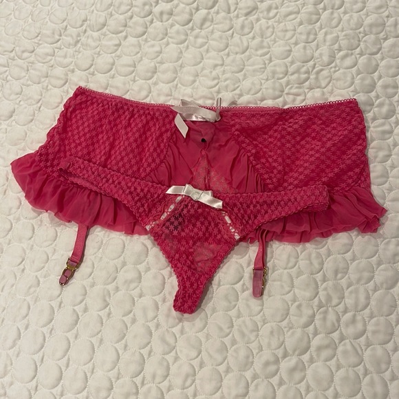Back lingerie women one size fits all hot pink Garter skirt and thong set bundle - Picture 1 of 6